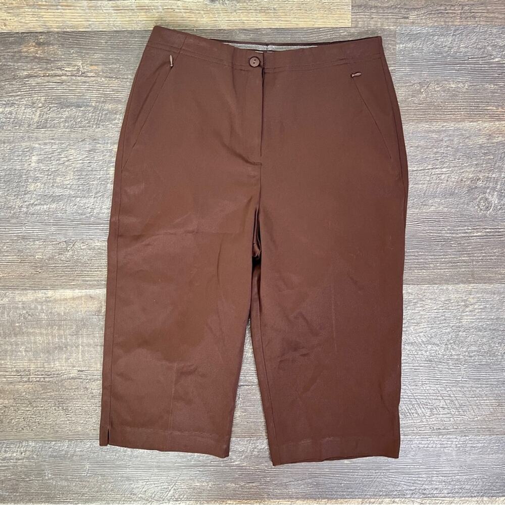 Tail brown Capri golf pants size 2 B48
